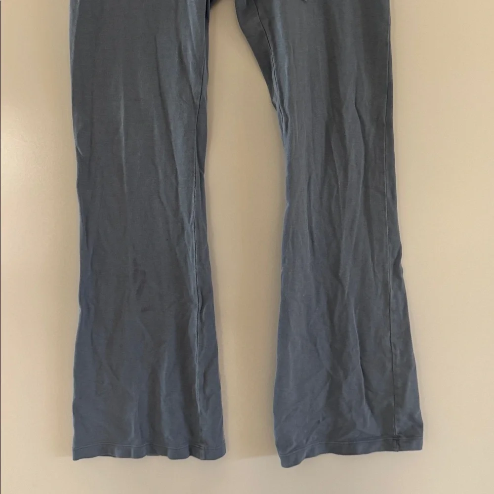 Brandy Melville Yoga Flare Pants Womens Medium Blue Gray Drawstring - Picture 4 of 8